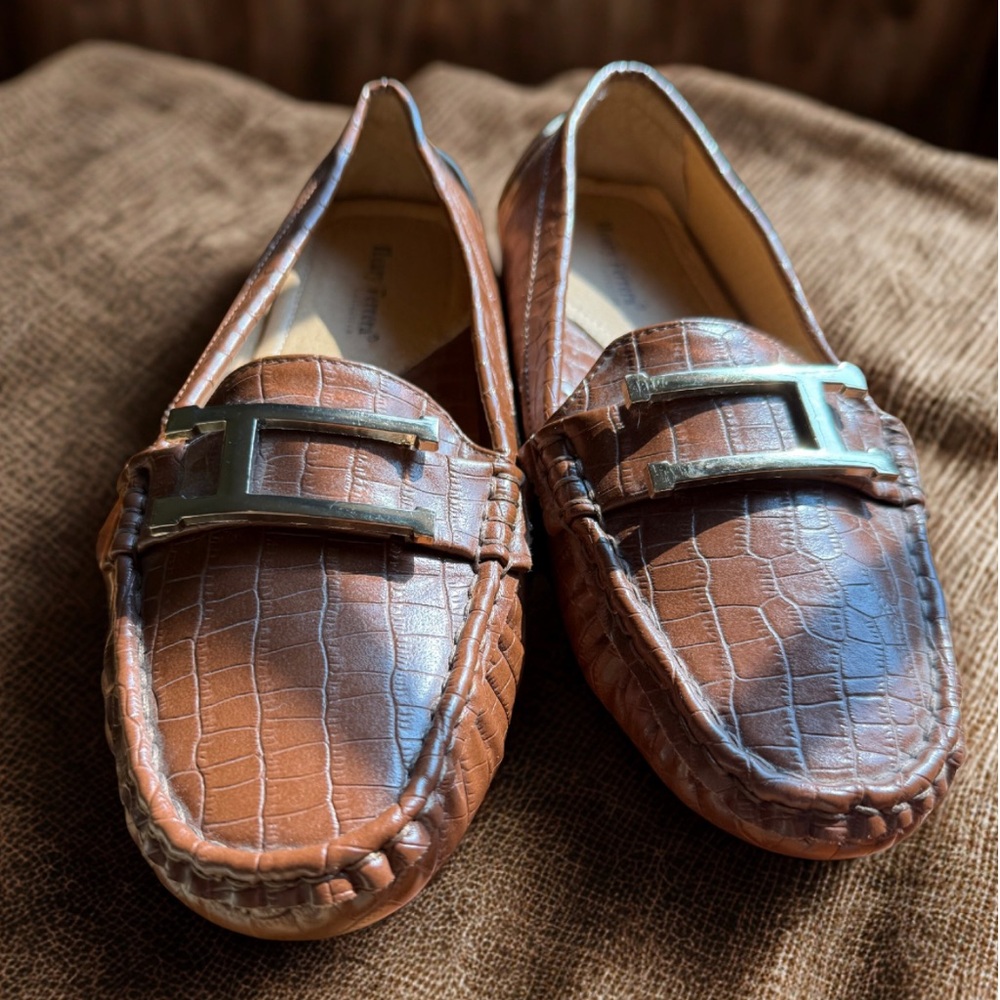 NEW-Henry Ferrera-Brown Crocodile Pattern Loafers-Size 9